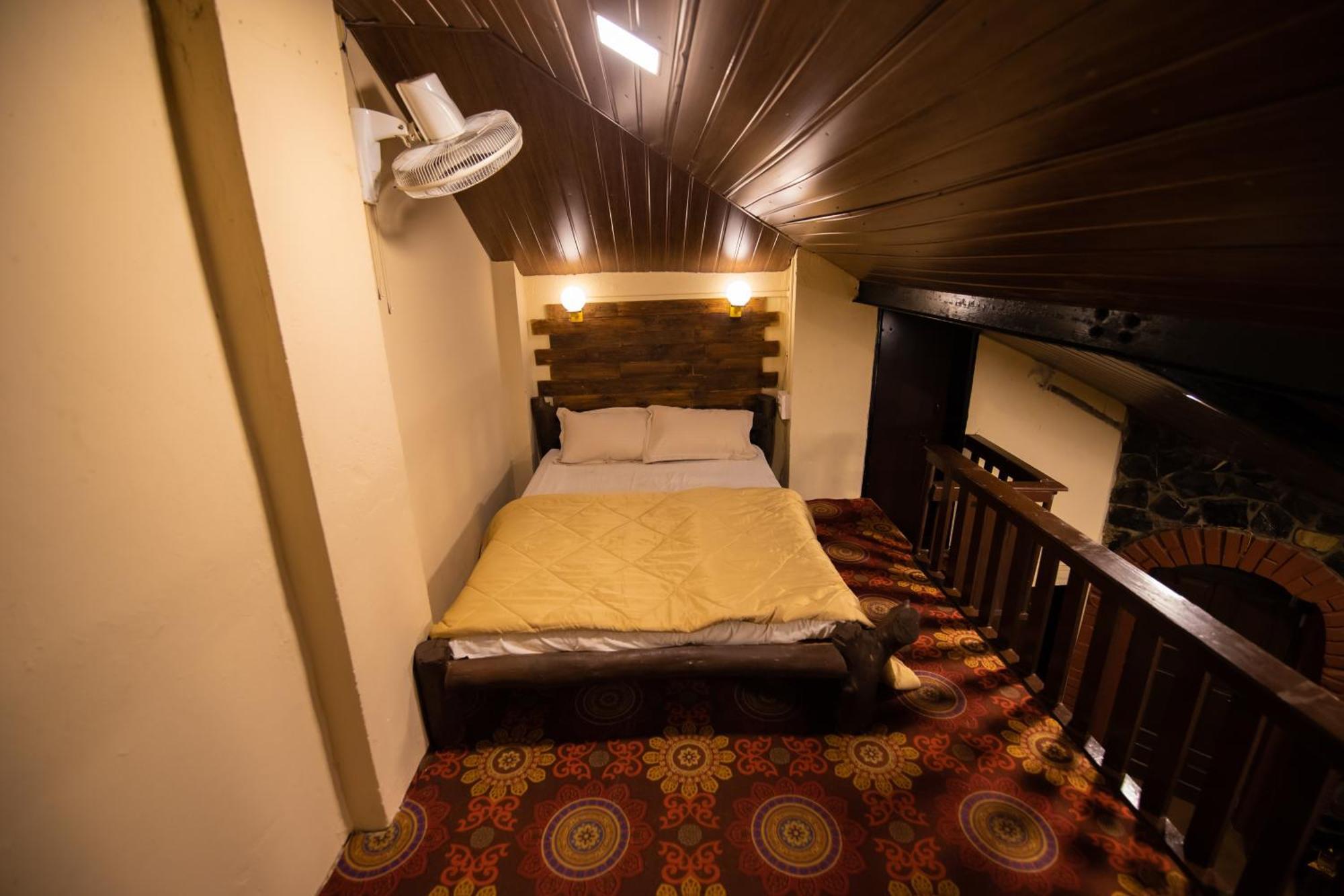 Achalaa Resort Kolhapur Bilik gambar